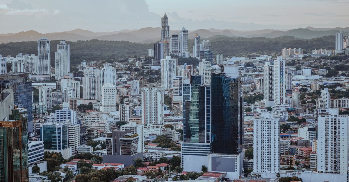 Kolombia Tahan Suku Bunga, Ekonomi Mulai Melemah